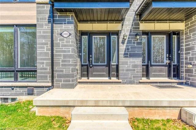 2493 Badger Cres, House attached with 3 bedrooms, 3 bathrooms and 4 parking in Oakville ON | Image 1