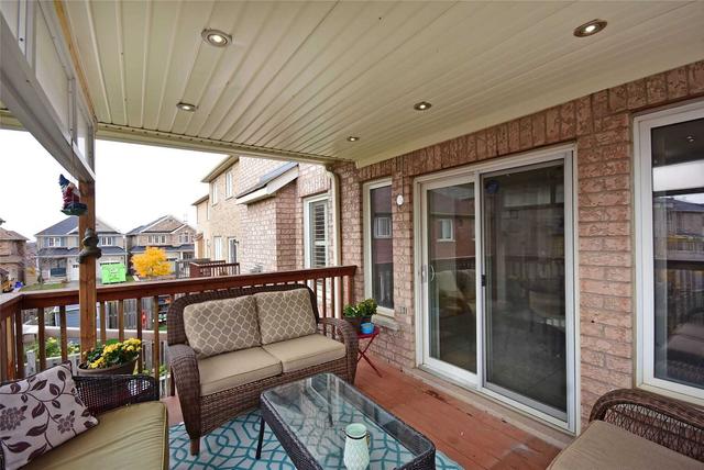 68 Young Dr, House detached with 4 bedrooms, 4 bathrooms and 6 parking in Brampton ON | Image 3