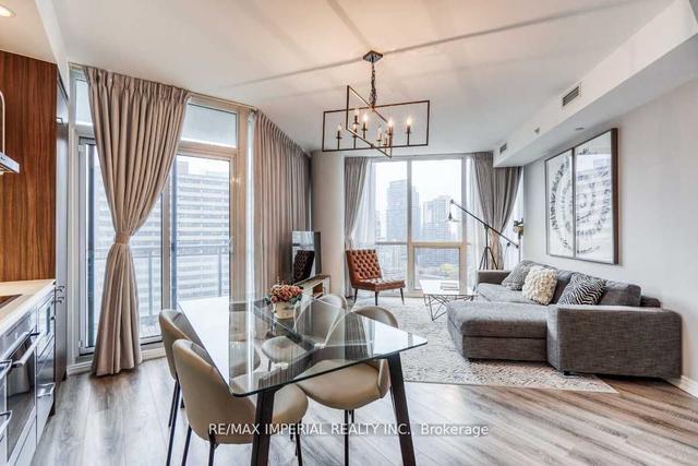 2101 - 45 Charles St E, Condo with 1 bedrooms, 1 bathrooms and 1 parking in Toronto ON | Image 12