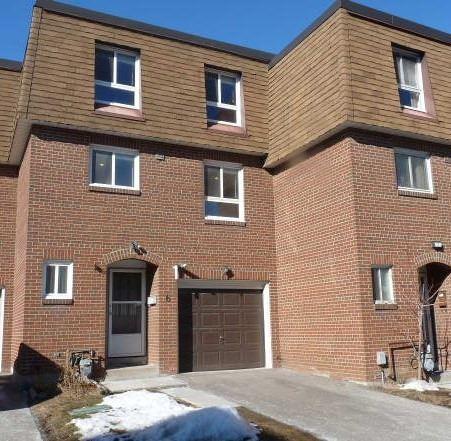 6 - 90 Crockamhill Dr E, Townhouse with 3 bedrooms, 3 bathrooms and 2 parking in Toronto ON | Image 1