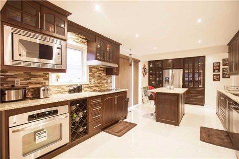 6 Moffatt Ave, House detached with 4 bedrooms, 4 bathrooms and 4 parking in Brampton ON | Image 6