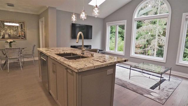 63 Forestgrove Circ, House detached with 4 bedrooms, 4 bathrooms and 6 parking in Brampton ON | Image 3