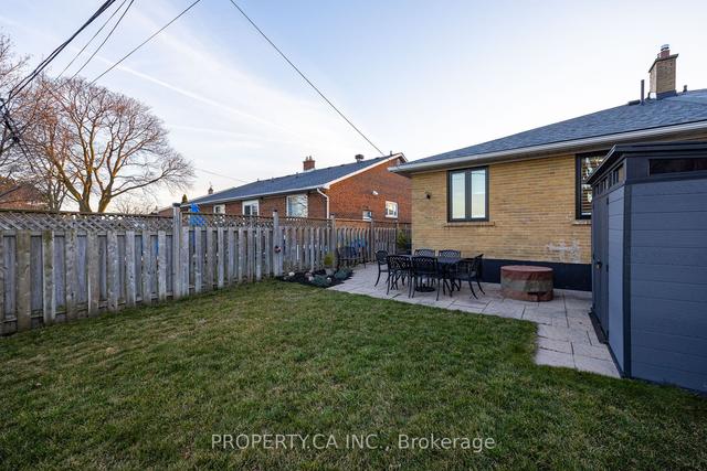23 Niantic Cres, House semidetached with 3 bedrooms, 2 bathrooms and 4 parking in Toronto ON | Image 17