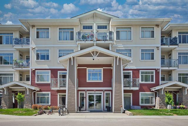 403 - 10 Auburn Bay Link Se, Condo with 3 bedrooms, 2 bathrooms and 2 parking in Calgary AB | Image 1