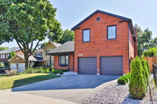 3656 Sawmill Valley Dr, House detached with 4 bedrooms, 4 bathrooms and 6 parking in Mississauga ON | Image 1
