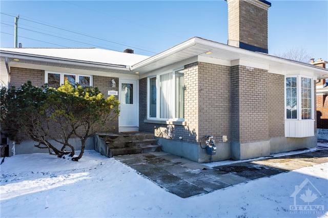 2036 Dorval Avenue, House detached with 3 bedrooms, 2 bathrooms and 4 parking in Ottawa ON | Image 2