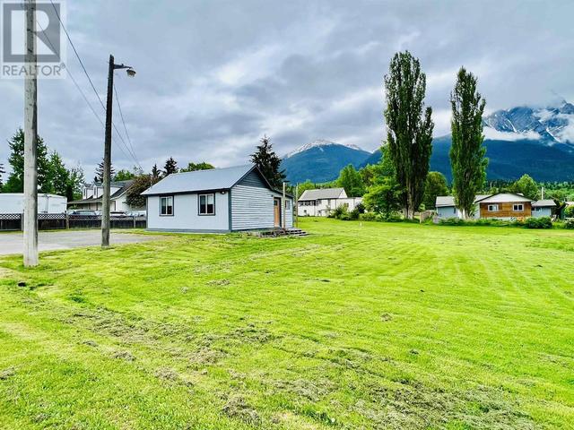 4250 11th Avenue, Home with 0 bedrooms, 1 bathrooms and null parking in New Hazelton BC | Image 7