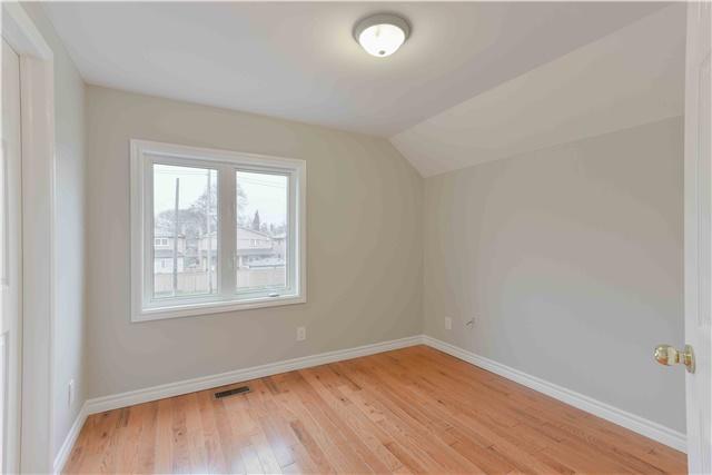 936 Jane St, House detached with 3 bedrooms, 3 bathrooms and 1 parking in Toronto ON | Image 14