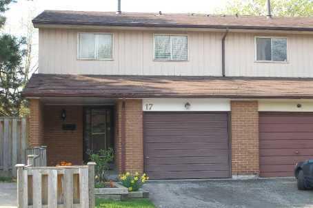 th 17 - 30 Dundalk Dr, Townhouse with 3 bedrooms, 2 bathrooms and 1 parking in Toronto ON | Image 1