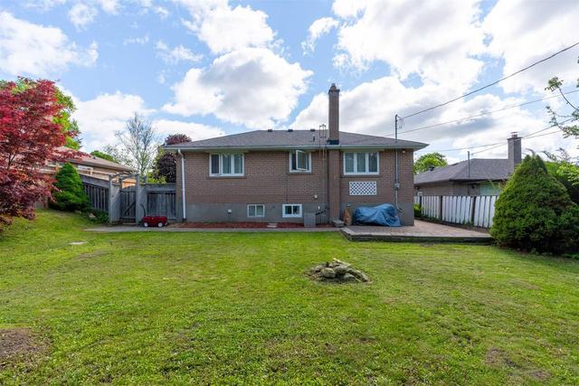 4 Laurentide Ave, House detached with 3 bedrooms, 2 bathrooms and 4 parking in Aurora ON | Image 12