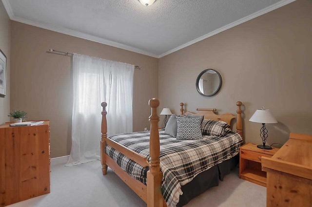 86 Monkman Crt, House detached with 3 bedrooms, 3 bathrooms and 5 parking in Aurora ON | Image 16