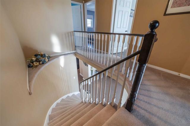 5343 Segriff Dr, House detached with 4 bedrooms, 3 bathrooms and 4 parking in Mississauga ON | Image 11