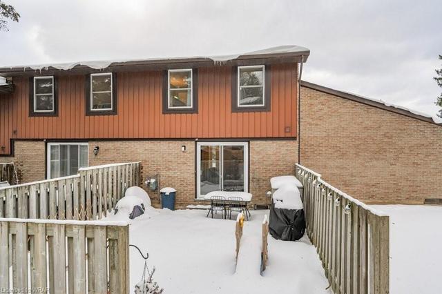52 - 539 Willow Road, House attached with 3 bedrooms, 1 bathrooms and 1 parking in Guelph ON | Image 26