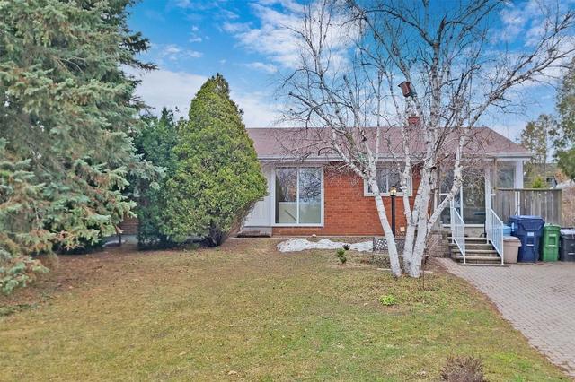 2 Hemford Cres, House detached with 3 bedrooms, 3 bathrooms and 3 parking in Toronto ON | Image 12