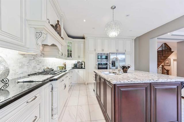 8 Leander Crt, House detached with 4 bedrooms, 5 bathrooms and 3 parking in Toronto ON | Image 3