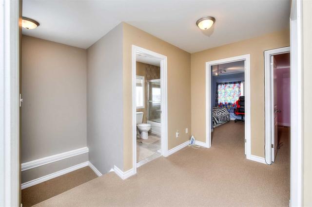 175 Parkvale Dr, House semidetached with 3 bedrooms, 3 bathrooms and 3 parking in Kitchener ON | Image 7