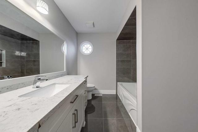 7327 Glamorgan Way, House detached with 4 bedrooms, 5 bathrooms and 5 parking in Mississauga ON | Image 24