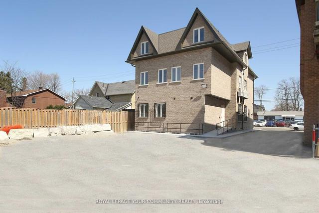 352 Main St N St, House detached with 4 bedrooms, 6 bathrooms and 9 parking in Markham ON | Image 24