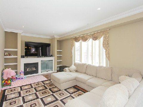 63 Grand Oak Dr, House detached with 4 bedrooms, 4 bathrooms and 4 parking in Richmond Hill ON | Image 4