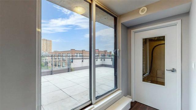 th803 - 370 Wallace Ave, Townhouse with 2 bedrooms, 2 bathrooms and 1 parking in Toronto ON | Image 10