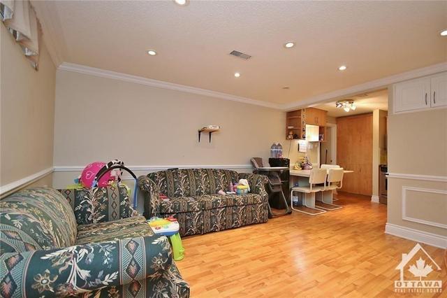 1319 Fernwood Drive, House detached with 6 bedrooms, 4 bathrooms and 5 parking in Ottawa ON | Image 26