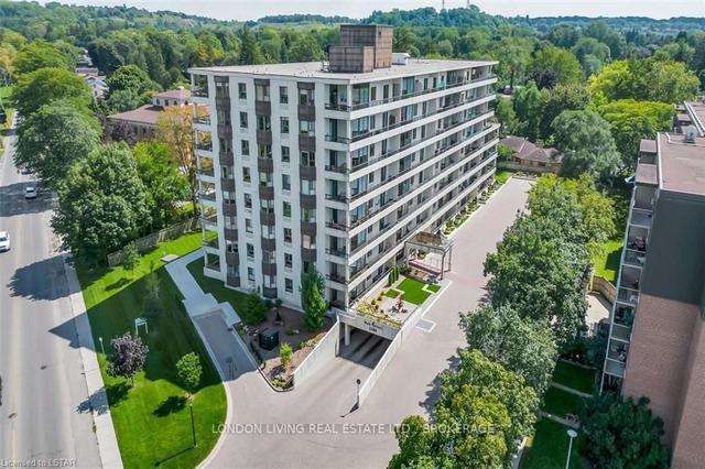 404 - 1180 Commissioners Rd W, Townhouse with 2 bedrooms, 2 bathrooms and 2 parking in London ON | Image 1