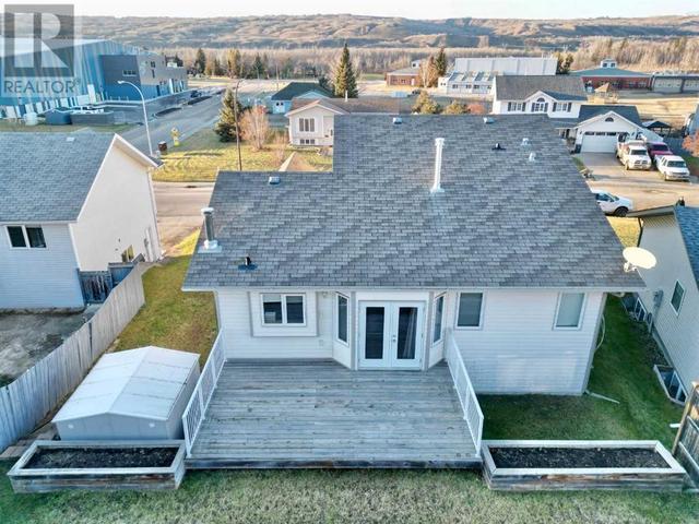 7013 99 Street, House detached with 4 bedrooms, 2 bathrooms and 4 parking in Peace River AB | Image 36