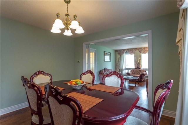 104 Princeton Terr, House detached with 4 bedrooms, 4 bathrooms and 4 parking in Brampton ON | Image 6