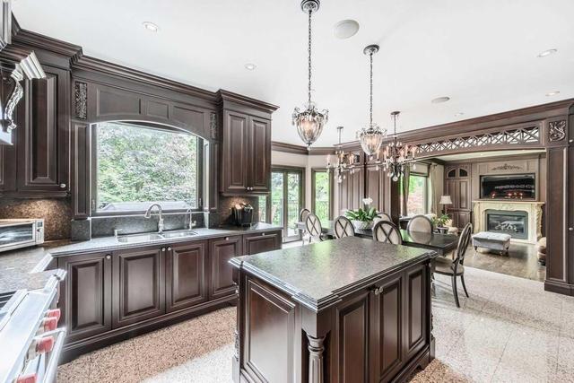 2040 Eckland Crt, House detached with 4 bedrooms, 5 bathrooms and 9 parking in Mississauga ON | Image 9