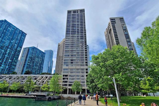 1105 - 65 Harbour Sq, Condo with 1 bedrooms, 1 bathrooms and 1 parking in Toronto ON | Image 12