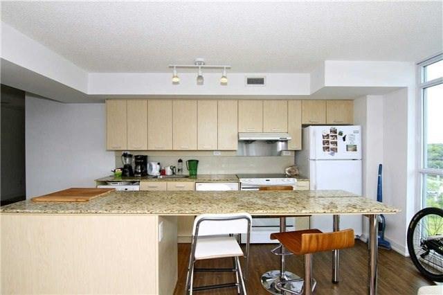 702 - 33 Singer Crt, Condo with 2 bedrooms, 2 bathrooms and 1 parking in Toronto ON | Image 9