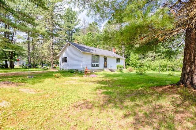 7 Eastern Road, House detached with 2 bedrooms, 1 bathrooms and 10 parking in Greater Madawaska ON | Image 5