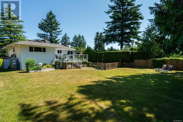 1875 Grandview Dr, House detached with 4 bedrooms, 3 bathrooms and 4 parking in Saanich BC | Image 48