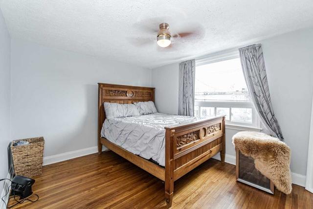 14 East 26th St, House detached with 3 bedrooms, 2 bathrooms and 2 parking in Hamilton ON | Image 3