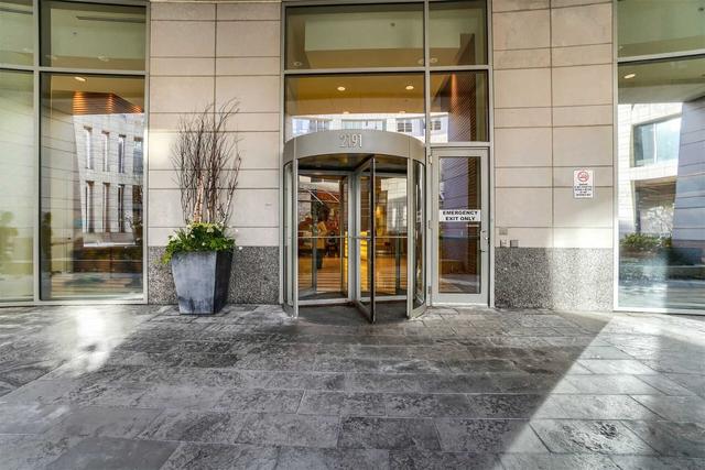 3711 - 2191 Yonge St, Condo with 2 bedrooms, 3 bathrooms and 1 parking in Toronto ON | Image 36