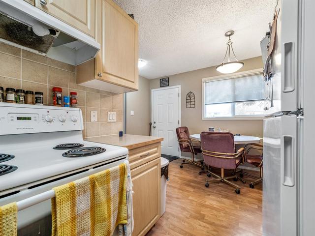 11 - 1915 18 Avenue N, Home with 3 bedrooms, 1 bathrooms and 2 parking in Lethbridge AB | Image 12