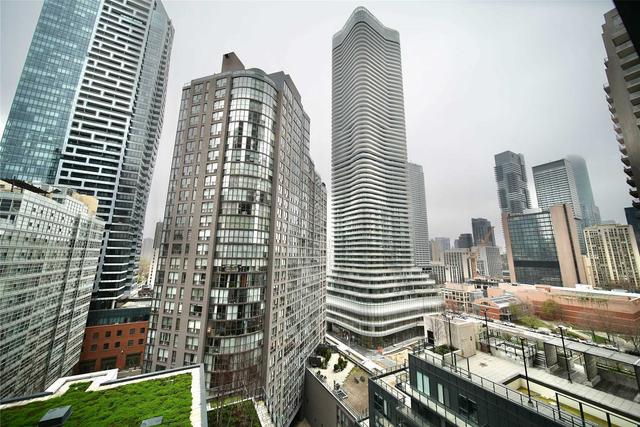 1318 - 955 Bay St, Condo with 1 bedrooms, 1 bathrooms and 0 parking in Toronto ON | Image 10