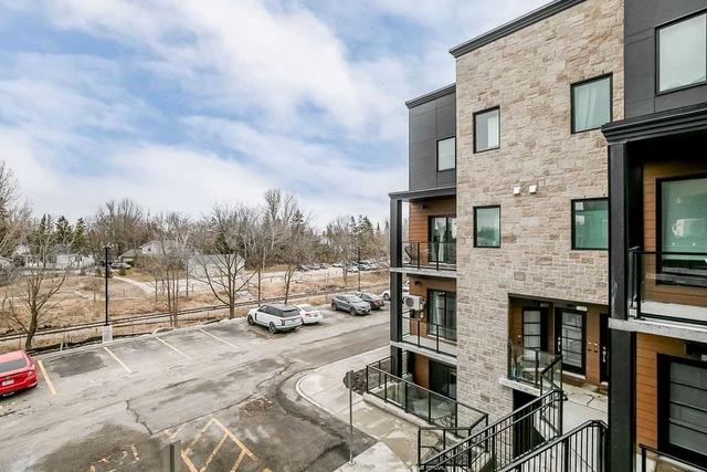 303 - 17 Centre St, Townhouse with 2 bedrooms, 3 bathrooms and 1 parking in Orangeville ON | Image 9