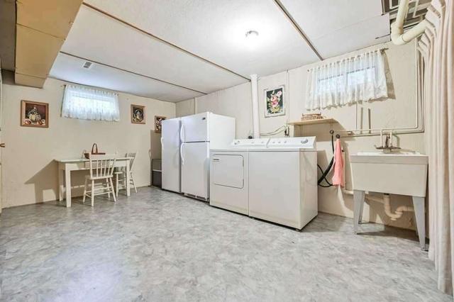 3541 Nadine Cres, House detached with 3 bedrooms, 2 bathrooms and 3 parking in Mississauga ON | Image 10