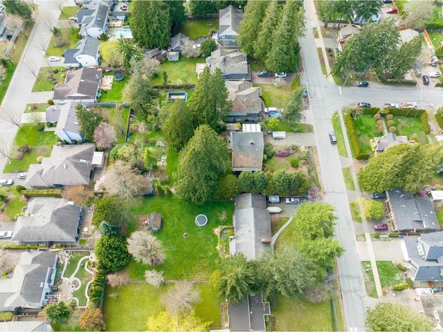12610 25 Avenue, House detached with 4 bedrooms, 2 bathrooms and 8 parking in Surrey BC | Image 11