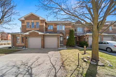 950 Caribou Valley Circ, Townhouse with 3 bedrooms, 3 bathrooms and 2 parking in Newmarket ON | Card Image