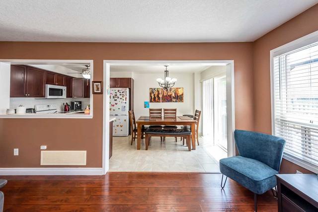 247 Windwood Dr, House detached with 3 bedrooms, 3 bathrooms and 3 parking in Hamilton ON | Image 4