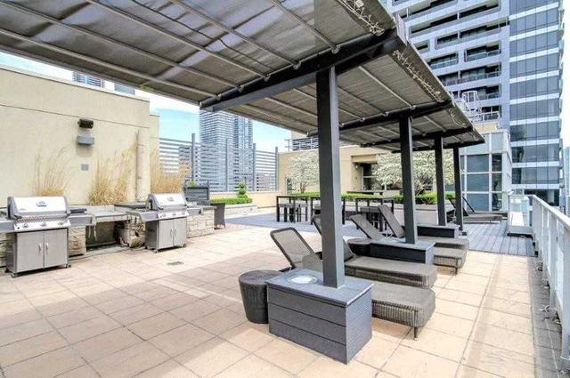 1106 - 11 St Joseph St, Condo with 2 bedrooms, 2 bathrooms and 0 parking in Toronto ON | Image 8
