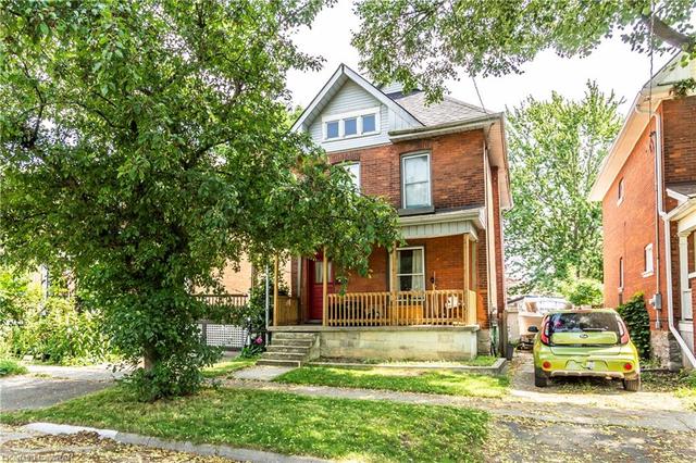 121 Marlborough Street, House detached with 3 bedrooms, 1 bathrooms and 3 parking in Brantford ON | Image 1
