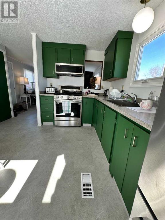 1950 5 Avenue, House other with 3 bedrooms, 1 bathrooms and 2 parking in Wainwright AB | Image 8