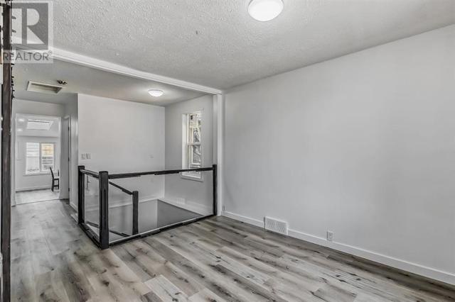 137 26 Avenue Ne, House detached with 2 bedrooms, 1 bathrooms and 1 parking in Calgary AB | Image 9