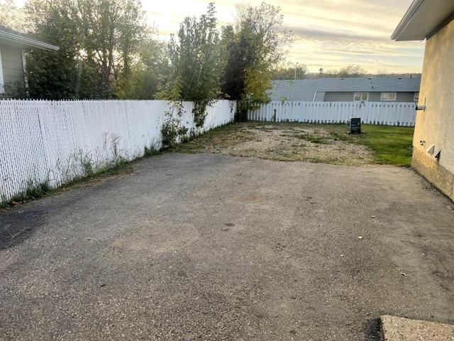 8222 96 Street, House detached with 3 bedrooms, 1 bathrooms and 4 parking in Peace River AB | Image 25