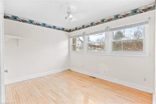 7962 Booth Street, House detached with 2 bedrooms, 2 bathrooms and 8 parking in Niagara Falls ON | Image 17