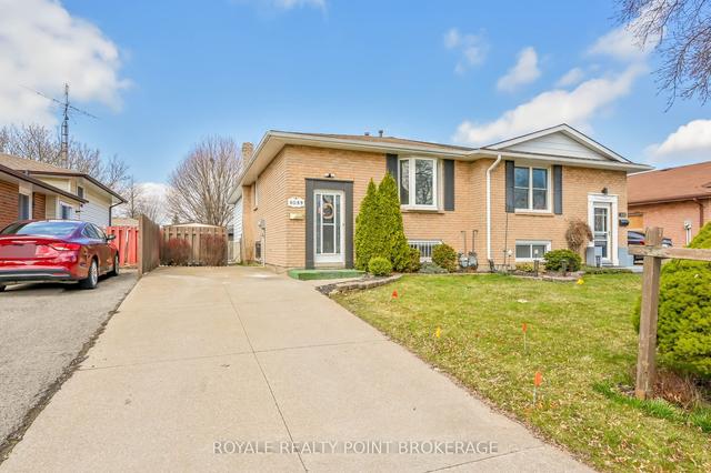 8089 Post Rd, House semidetached with 3 bedrooms, 2 bathrooms and 3 parking in Niagara Falls ON | Image 1
