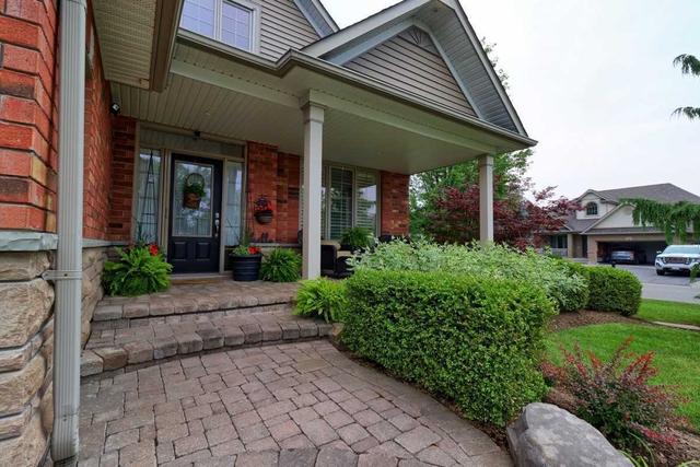 290 Raike Dr, House detached with 2 bedrooms, 3 bathrooms and 4 parking in Oshawa ON | Image 30